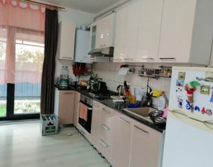 Apartament 3 camere, finisat si utilat, bloc tip vila, gradina + parcare cu CF