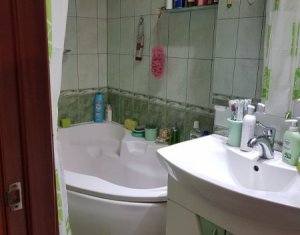 Apartament cu 3 camere semidecomandate, 58 mp,  zona BIG