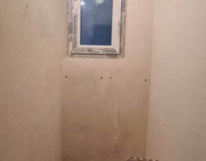 Ocazie! 4 camere, 145 mp utili, 2 bai, terasa, balcon, garaj, boxa, Centru