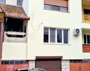 Ocazie! 4 camere, 145 mp utili, 2 bai, terasa, balcon, garaj, boxa, Centru