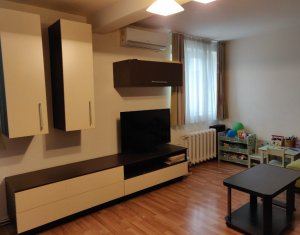 Apartament cu 3 camere, 70mp, mobilat, utilat, zona Tasnad