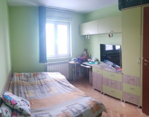 Appartement 4 chambres à vendre dans Cluj-napoca, zone Manastur