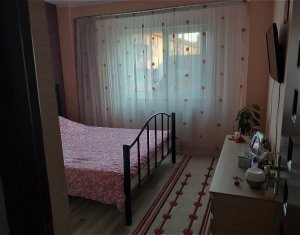 Vanzare apartament 3 camere, decomandat, etaj intermediar, boxa, Marasti