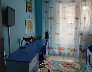 Vanzare apartament 3 camere, decomandat, etaj intermediar, boxa, Marasti