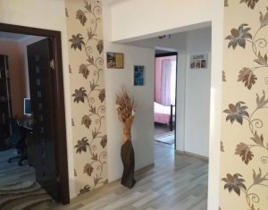 Vanzare apartament 3 camere, decomandat, etaj intermediar, boxa, Marasti