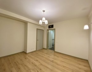 Apartament 3 camere, 109 mp, 2 balcoane si garaj, partial mobilat, zona Europa