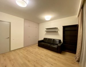 Apartament 3 camere, 109 mp, 2 balcoane si garaj, partial mobilat, zona Europa