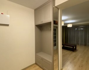 Apartament 3 camere, 109 mp, 2 balcoane si garaj, partial mobilat, zona Europa