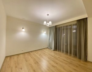 Apartament 3 camere, 109 mp, 2 balcoane si garaj, partial mobilat, zona Europa