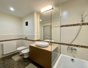 Apartament 3 camere, 109 mp, 2 balcoane si garaj, partial mobilat, zona Europa