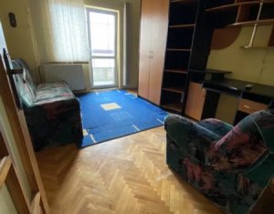 Apartament de 86 mp, compus din 3 camere decomandate, 2 bai, zona Calvaria