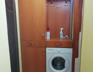 Apartament tip garsoniera, balcon inchis, parter inalt, cu centrala proprie