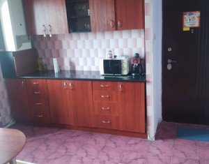 Vanzare apartament cu 2 camere, zona strazii Primaverii, decomandat