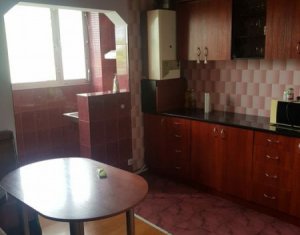 Vanzare apartament cu 2 camere, zona strazii Primaverii, decomandat