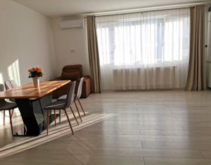 Apartment 3 rooms for sale in Floresti