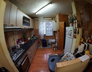 Vanzare apartament 3 camere Gheorgheni, etaj 3, zona Rebreanu