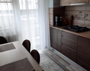 Apartament 3 camere, spatios, complet mobilat, zona Vivo