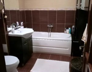 Apartament cu 3 camere in Manastur, etaj 1, zona strazii Campului, parcare cu CF