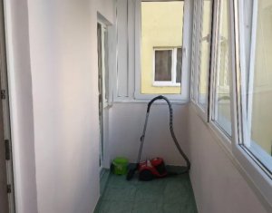 Vanzare apartament cu 2 camere, zona strazii Primaverii, decomandat