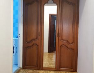 Zona UMF - Apartament de 3 camere, 2 bai, decomandat, garaj, Zorilor