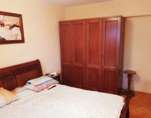 Zona UMF - Apartament de 3 camere, 2 bai, decomandat, garaj, Zorilor