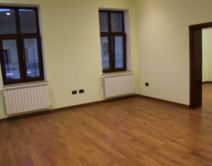 Apartament spatios 3 camere Ultracentral  str. Universitatii cu parcare