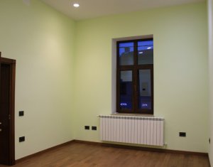 Apartament spatios 3 camere Ultracentral  str. Universitatii cu parcare