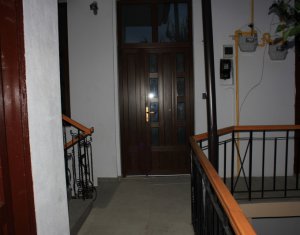 Apartament spatios 3 camere Ultracentral  str. Universitatii cu parcare