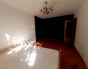 Vanzare apartament cu 2 camere, zona strazii Primaverii, decomandat