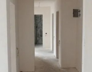 Apartament in zona semicentrala, 135 mp SF totala, 2 parcari, etaj intermediar