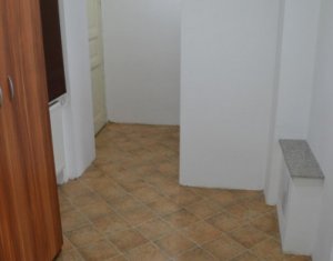 Apartament cu 3 camere, decomandat, Centru, 90 mp