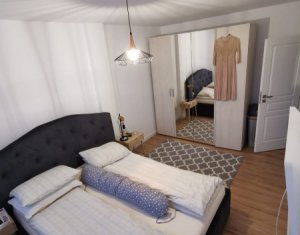Apartment 3 rooms for sale in Sannicoara, zone Centru
