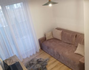 Apartment 3 rooms for sale in Sannicoara, zone Centru