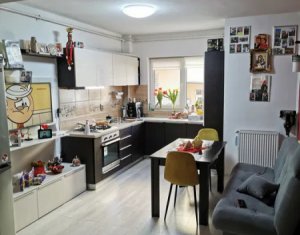 Vanzare apartament cu 2 camere, parcare, cartier Europa 