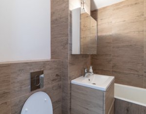 Apartament renovat, 2 camere, decomandate, etaj 1, zona Calea Floresti