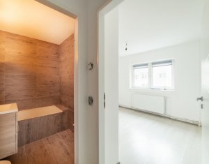 Apartament renovat, 2 camere, decomandate, etaj 1, zona Calea Floresti