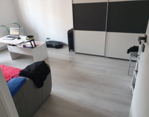 Apartament renovat, 2 camere, decomandate, etaj 1, zona Calea Floresti