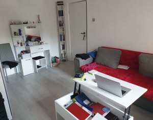 Apartament renovat, 2 camere, decomandate, etaj 1, zona Calea Floresti