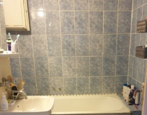 Apartament renovat, 2 camere, decomandate, etaj 1, zona Calea Floresti