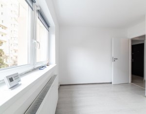 Apartament renovat, 2 camere, decomandate, etaj 1, zona Calea Floresti