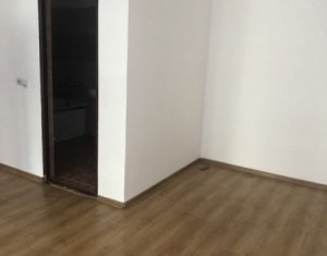 Apartament 3 camere, situat in Floresti, zona Terra