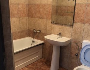 Apartament 3 camere, situat in Floresti, zona Terra