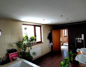 Penthouse situat in Floresti, zona Tautiului