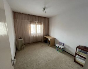 Apartament de vanzare, 3 camere, 2 bai, garaj, cartier Zorilor, oferta excelenta