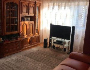 Vanzare apartament 3 camere, mobilat si utilat, boxa, zona Iulius