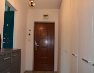 Apartament cochet cu 2 camere + balcon inchis, decomandat, 47 mp, Centru