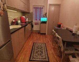 Appartement 4 chambres à vendre dans Cluj-napoca, zone Manastur