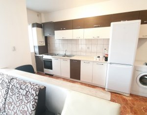 Apartment 3 rooms for sale in Floresti