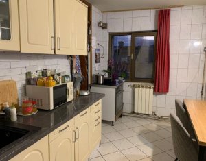 Apartament cu 4 camere, Manastur, zona foarte buna, pret negociabil