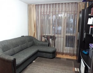 Apartament cu 2 camere, balcon inchis, semidecomandat, 40 mp, zona Minerva